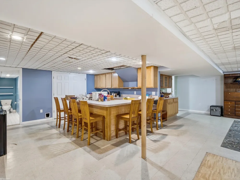 42829 N Hampton Drive Sterling Heights City, MI 48314