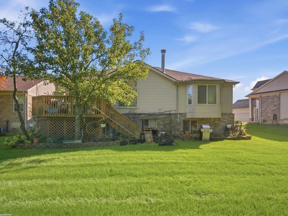 42829 N Hampton Drive Sterling Heights City, MI 48314