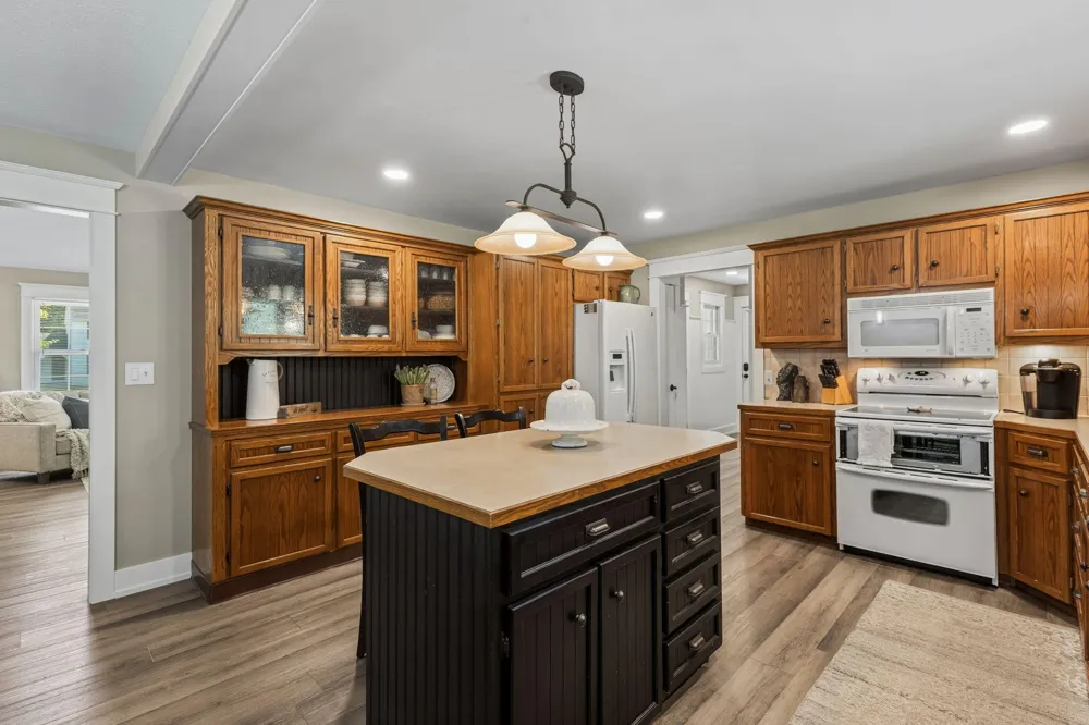 1861 Pine Grove Drive Georgetown Charter Township, MI 49428
