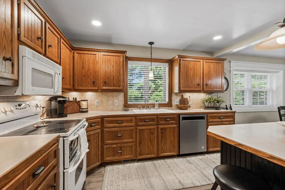1861 Pine Grove Drive Georgetown Charter Township, MI 49428