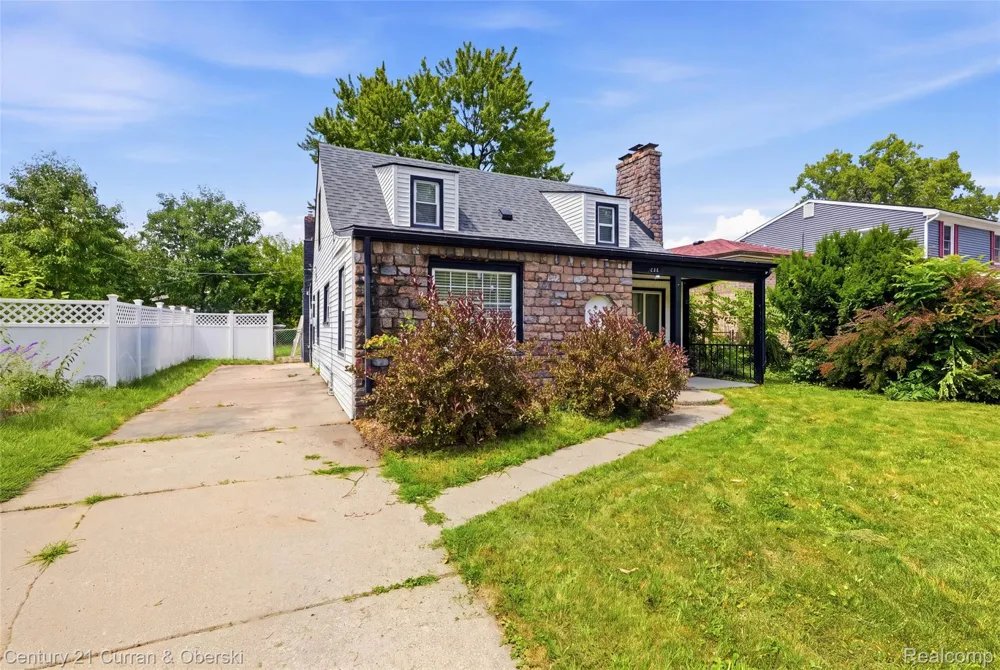 6521 Berwyn Street Dearborn Heights City, MI 48127