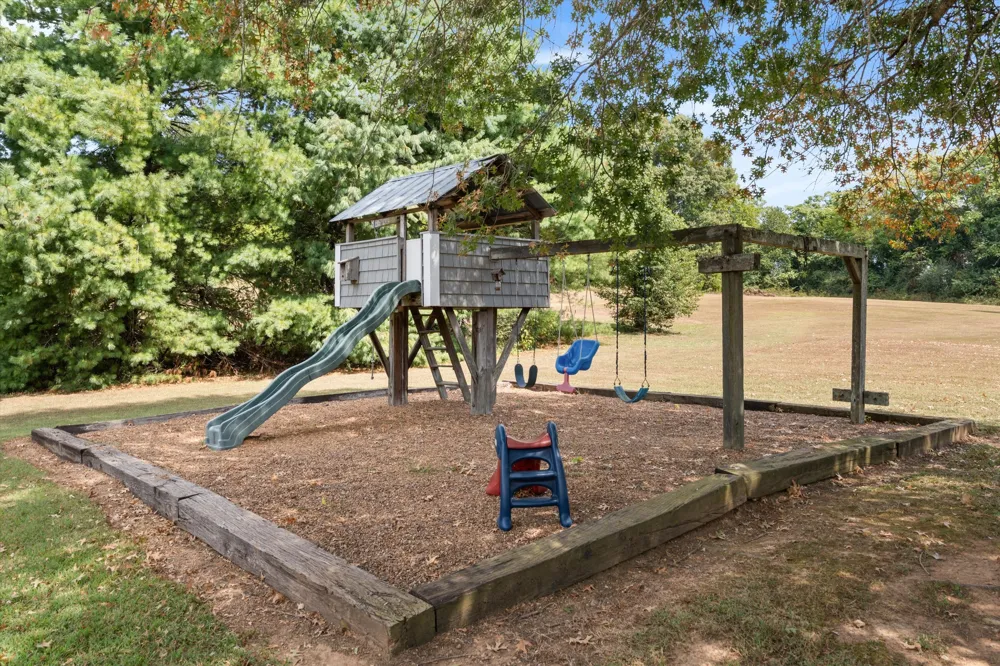 137 Shapiro Trl Columbia, TN 38401