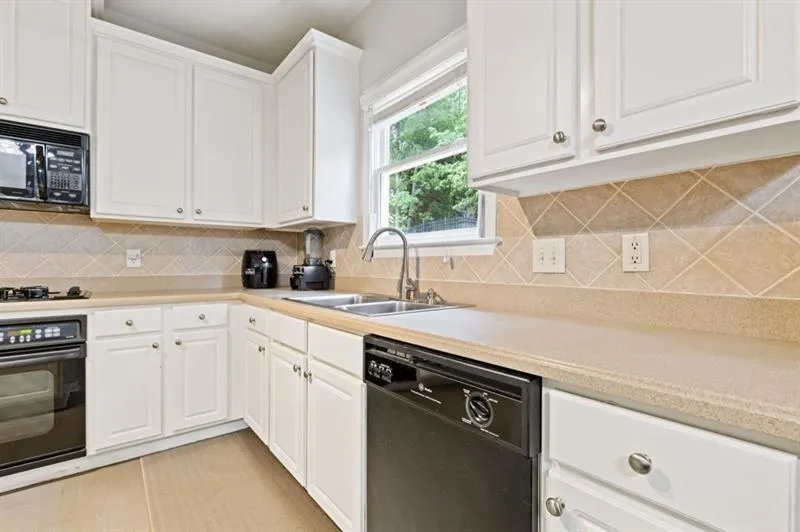 3430 Vista Creek Drive Dacula, GA 30019