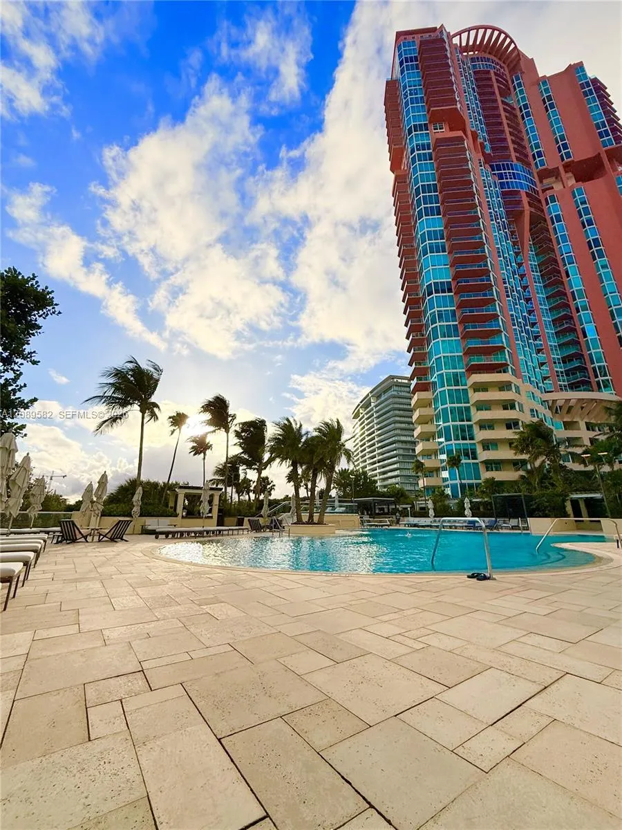 300 S Pointe Dr #809 Miami Beach, FL 33139