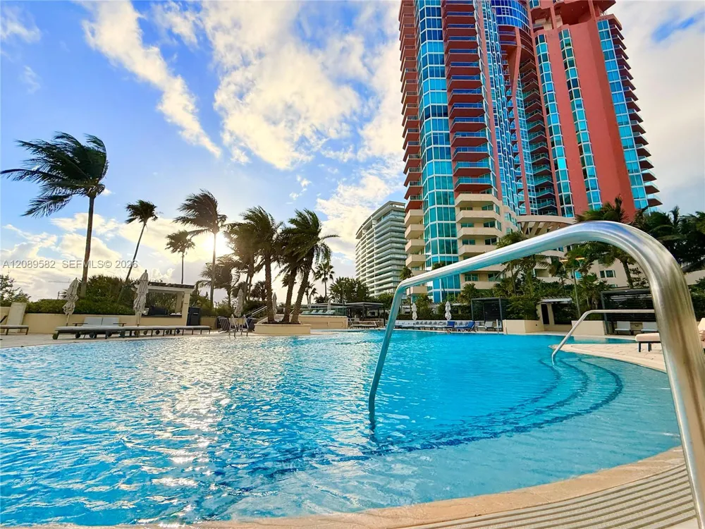 300 S Pointe Dr #809 Miami Beach, FL 33139