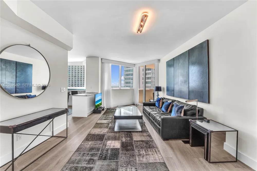 300 S Pointe Dr #809 Miami Beach, FL 33139