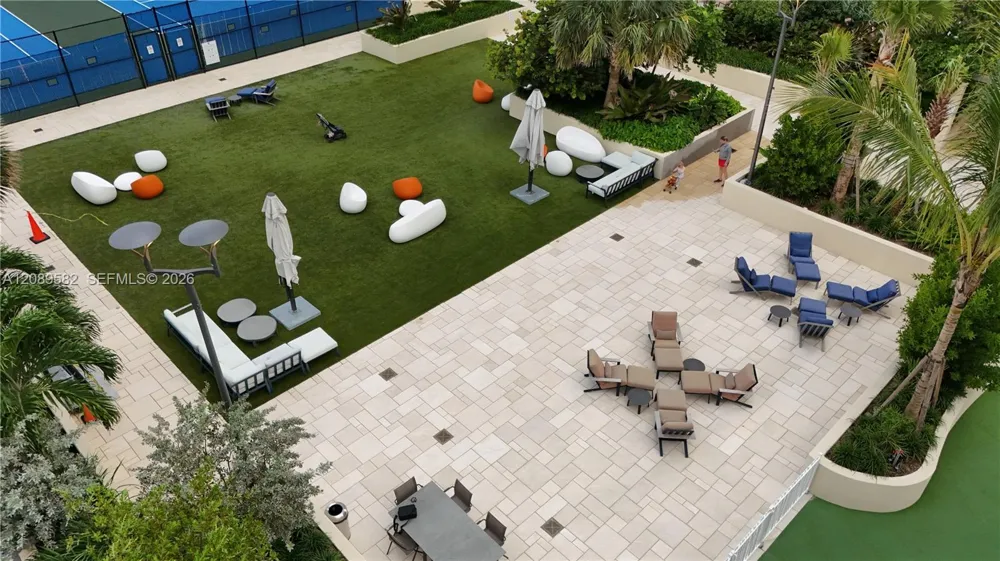 300 S Pointe Dr #809 Miami Beach, FL 33139