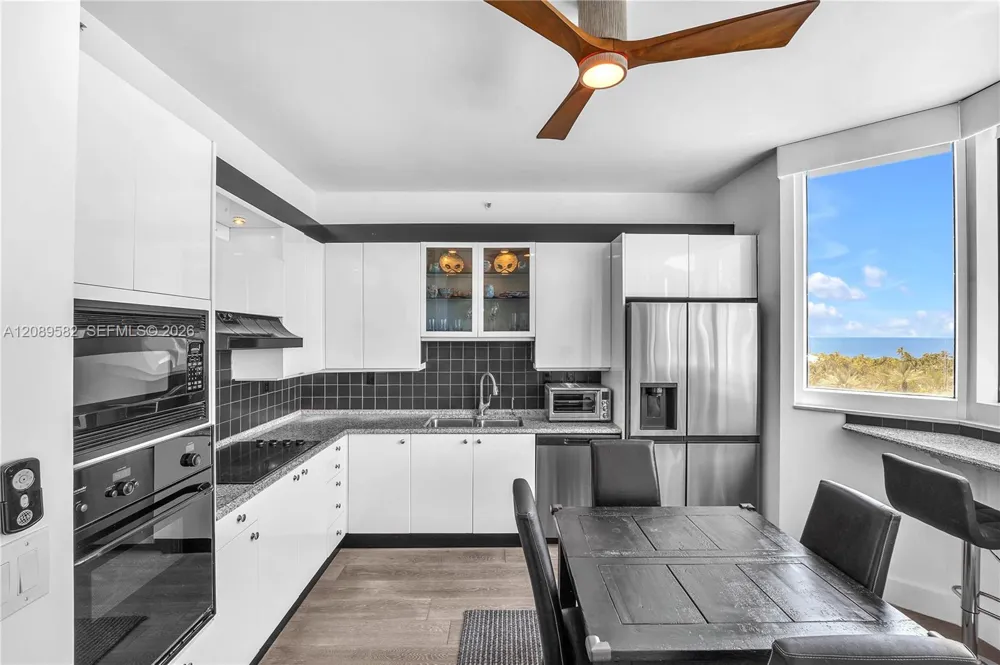 300 S Pointe Dr #809 Miami Beach, FL 33139