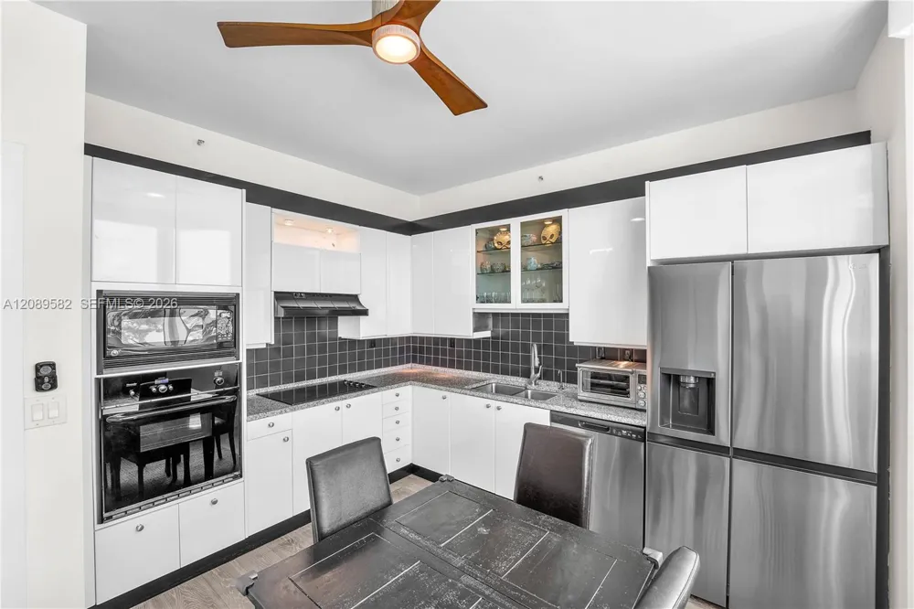 300 S Pointe Dr #809 Miami Beach, FL 33139