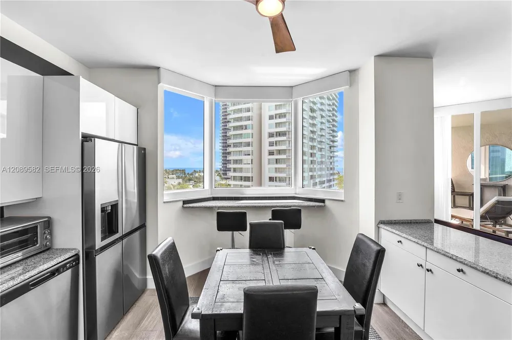 300 S Pointe Dr #809 Miami Beach, FL 33139