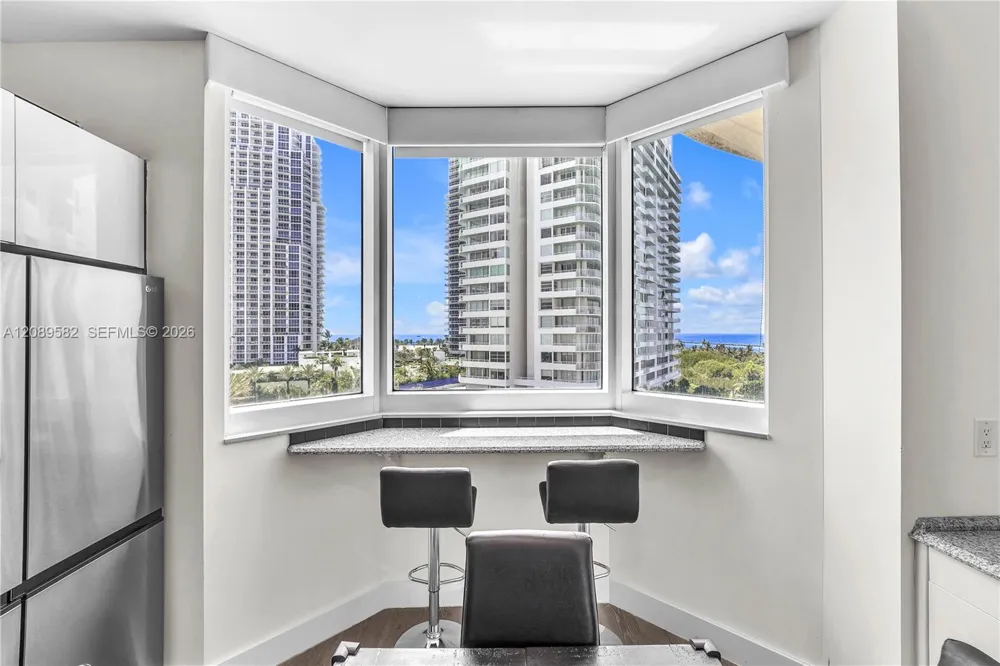 300 S Pointe Dr #809 Miami Beach, FL 33139