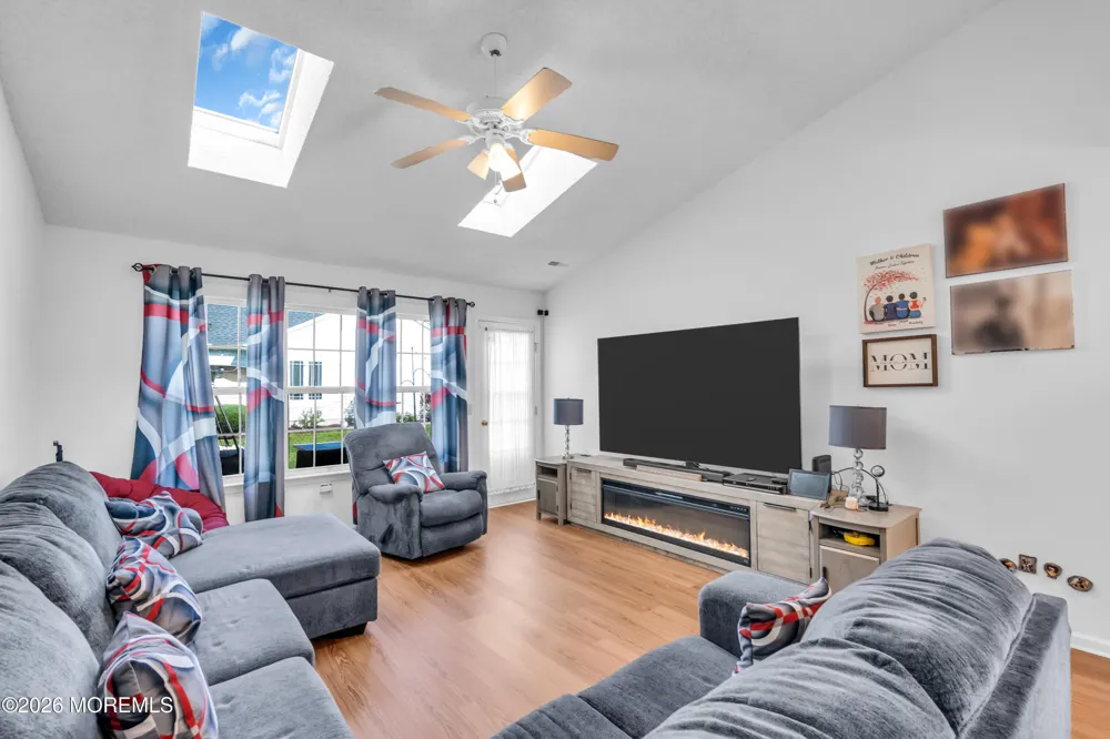 21 S Baker Drive Jackson, NJ 08527