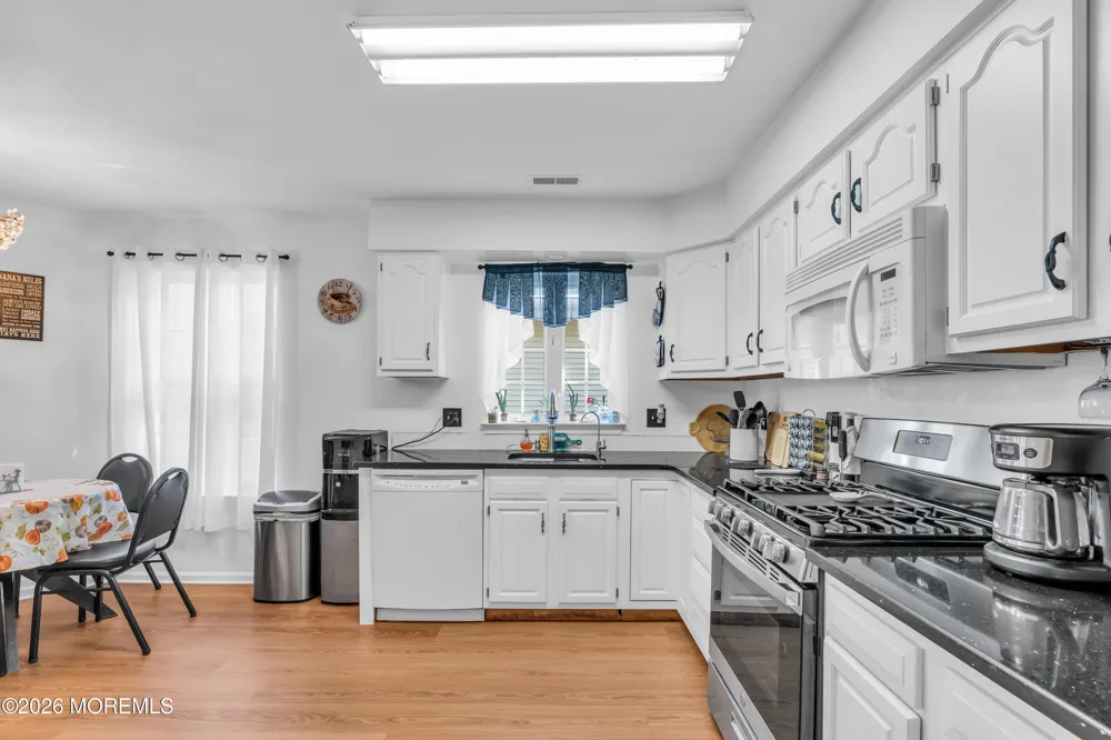 21 S Baker Drive Jackson, NJ 08527