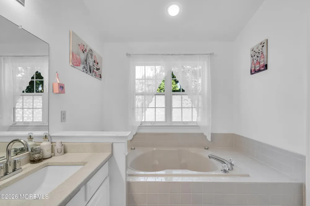 21 S Baker Drive Jackson, NJ 08527
