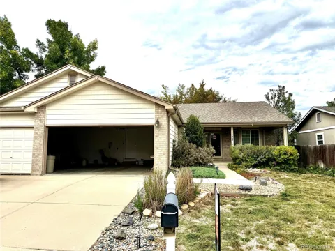 10989 Gray Circle