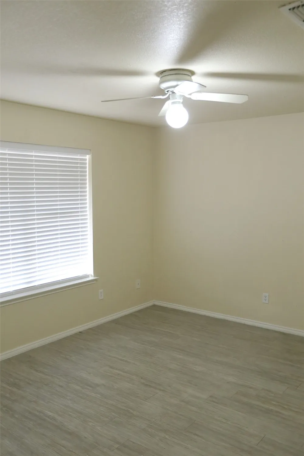 1212 Paco Denton, TX 76209