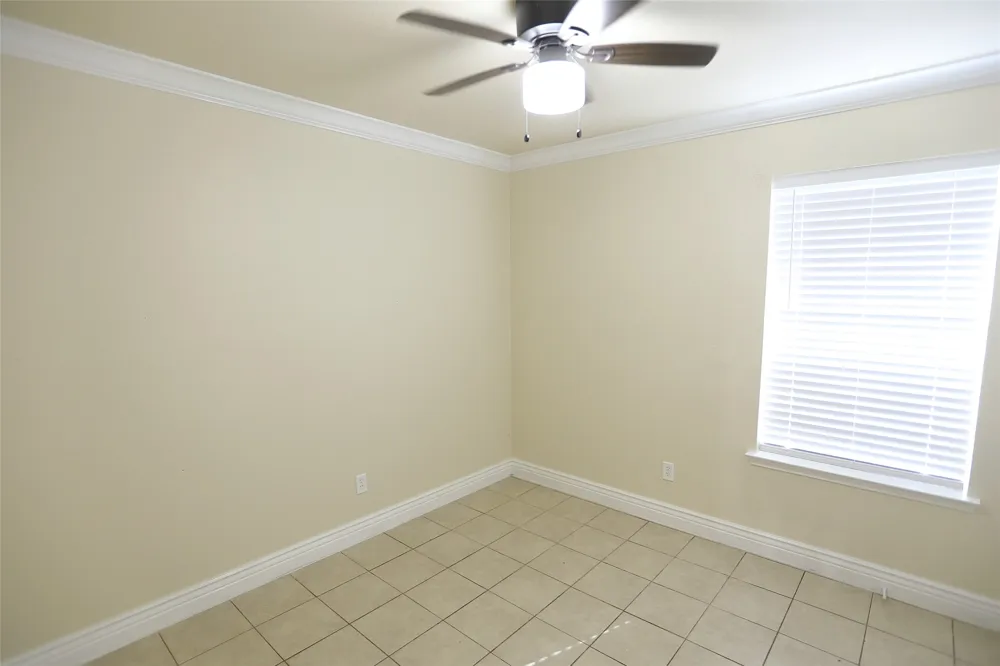 1212 Paco Denton, TX 76209