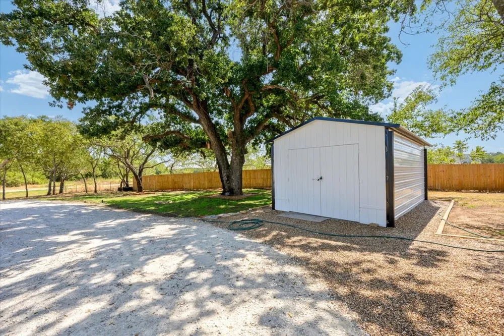 750 Jay Bird Lane Reno, TX 76082