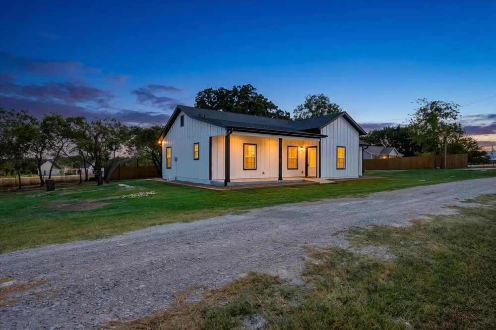 750 Jay Bird Lane Reno, TX 76082
