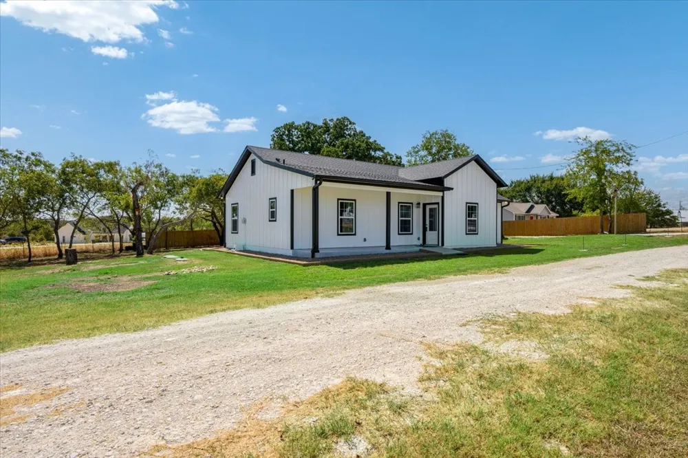 750 Jay Bird Lane Reno, TX 76082