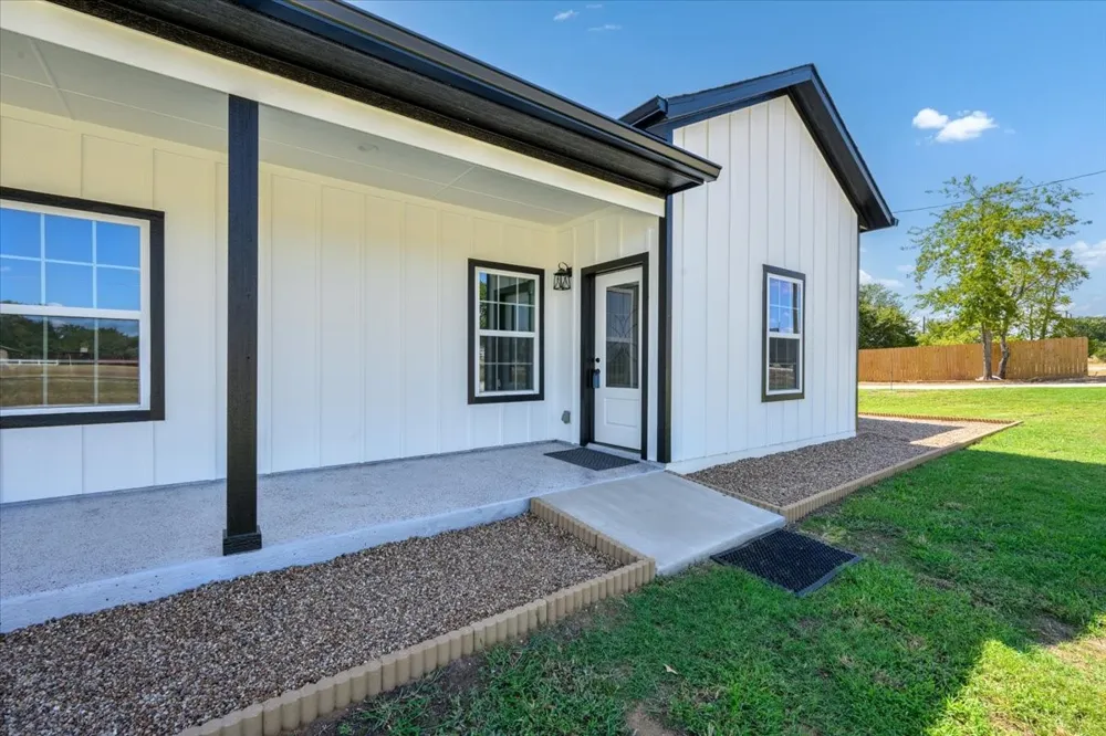 750 Jay Bird Lane Reno, TX 76082