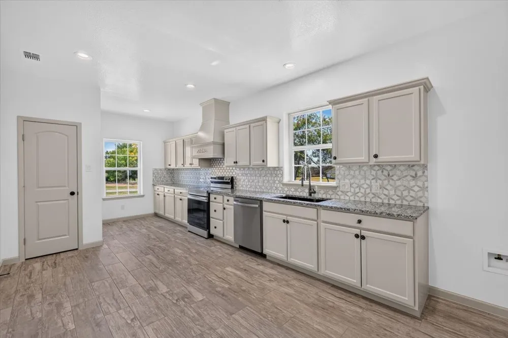 750 Jay Bird Lane Reno, TX 76082