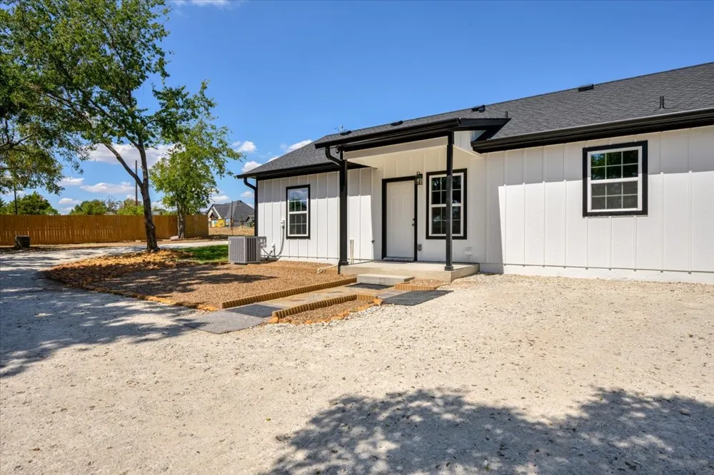 750 Jay Bird Lane Reno, TX 76082
