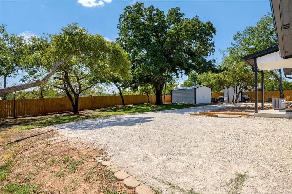 750 Jay Bird Lane Reno, TX 76082