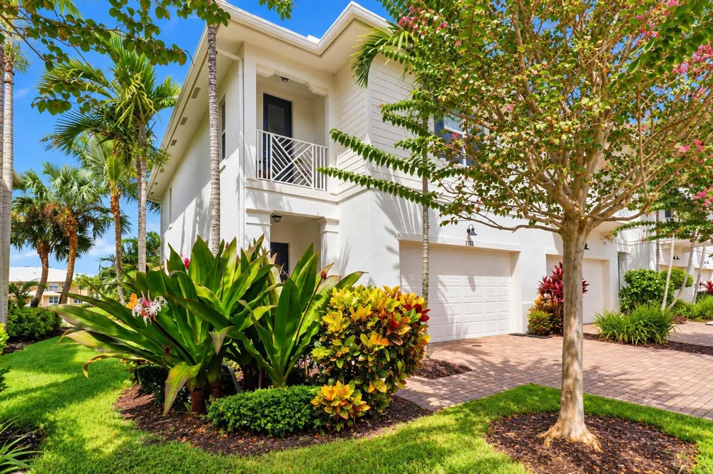 2133 WELLS PLACE Palm Beach Gardens, FL 33418