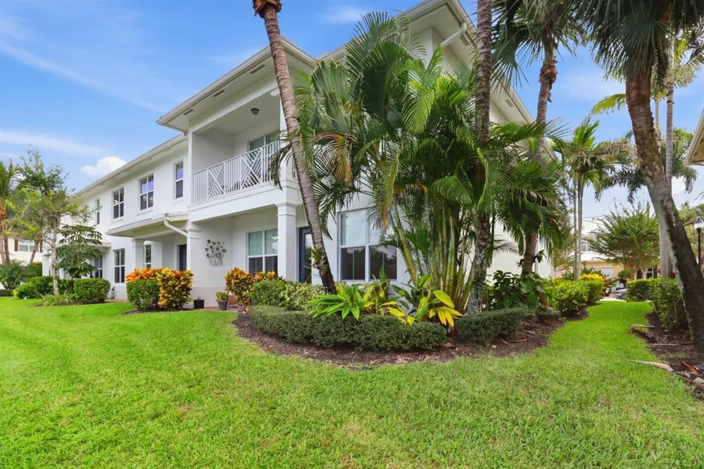 2133 WELLS PLACE Palm Beach Gardens, FL 33418