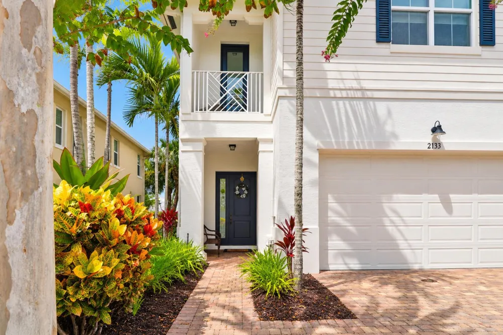 2133 WELLS PLACE Palm Beach Gardens, FL 33418