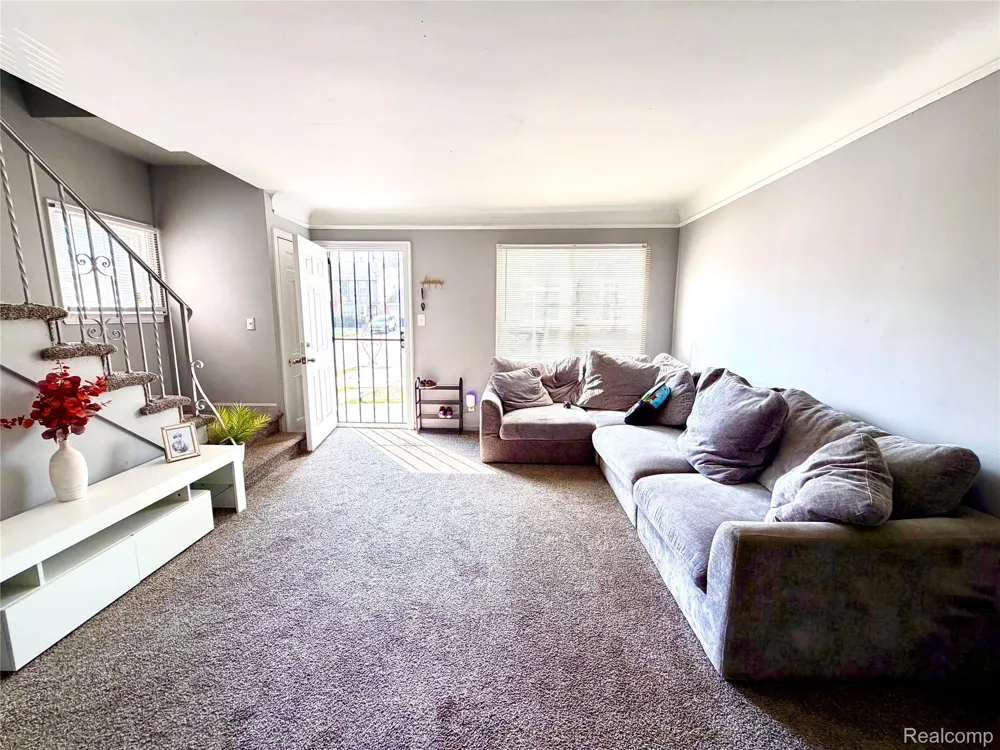 15480 Meyers Road Detroit City, MI 48227