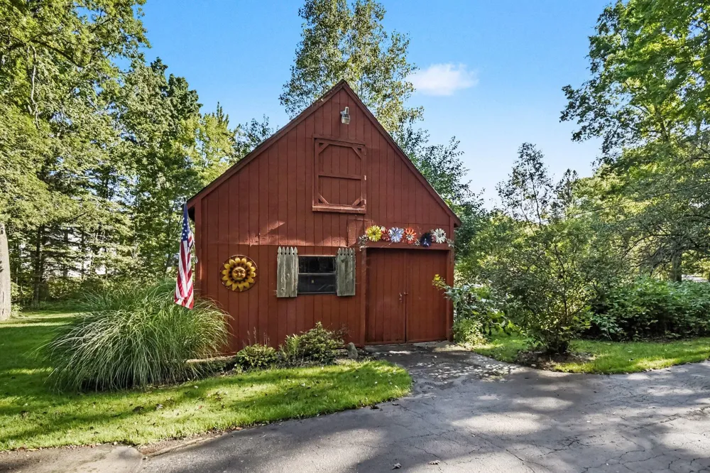 7135 Mccords Avenue SE Caledonia Township, MI 49302