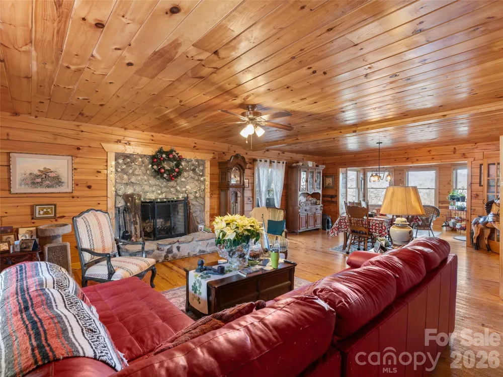 252 Idylwild Lane Black Mountain, NC 28711