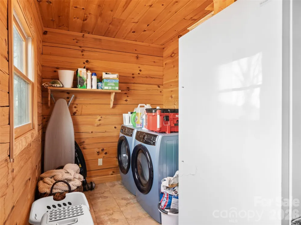 252 Idylwild Lane Black Mountain, NC 28711
