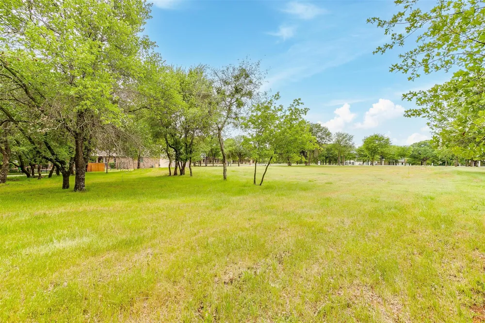 740 S Sugartree Drive Lipan, TX 76462