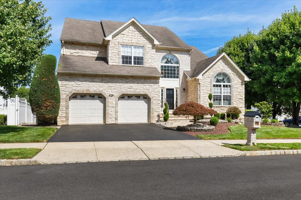 67 Winding Brook Drive Matawan, NJ 07747