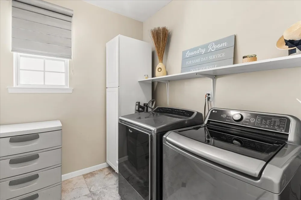 67 Winding Brook Drive Matawan, NJ 07747