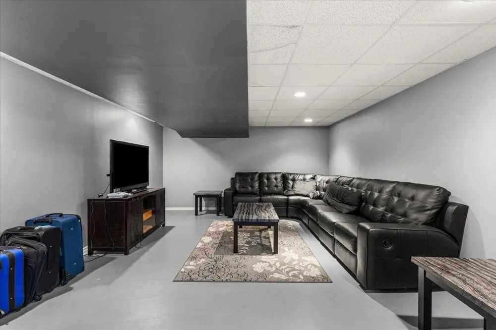 67 Winding Brook Drive Matawan, NJ 07747