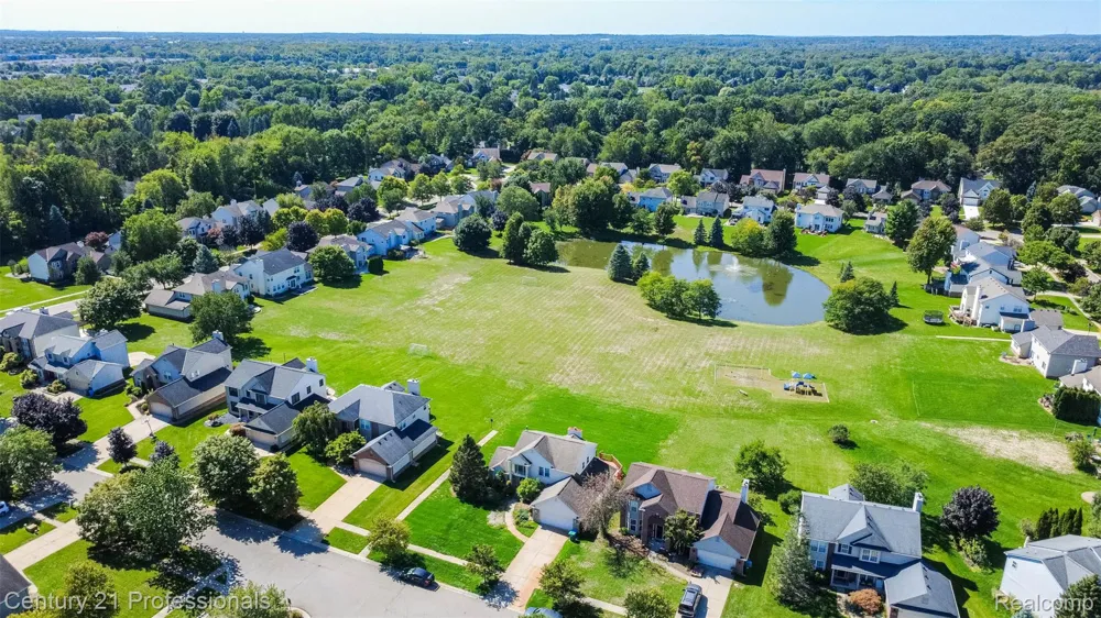 2004 Twin Sun Circle Commerce Charter Township, MI 48390