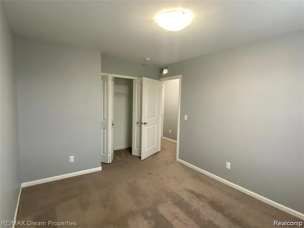 3220 JOHANNA WARE W Wixom City, MI 48393