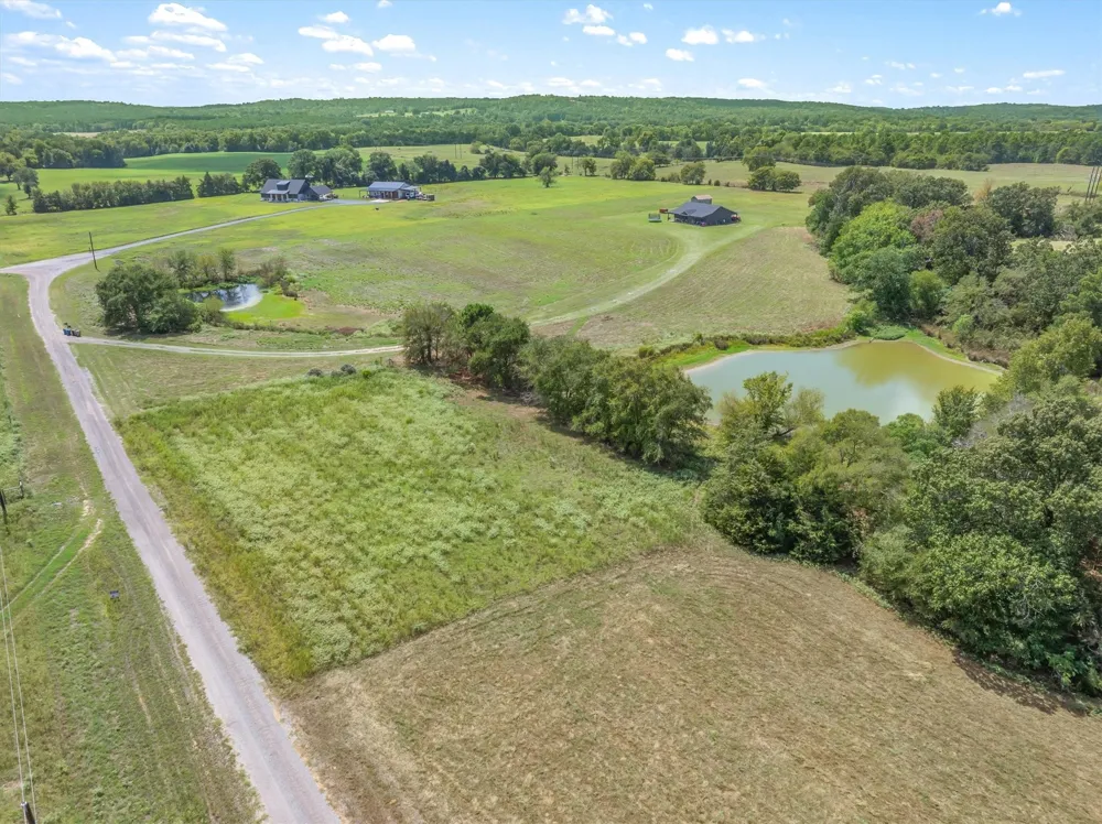 24670 Private Road 8102 Frankston, TX 75763