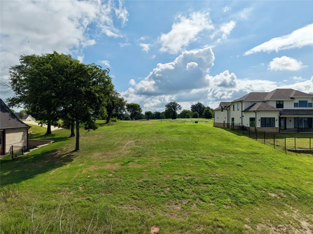 Shoreline Drive Mabank, TX 75143