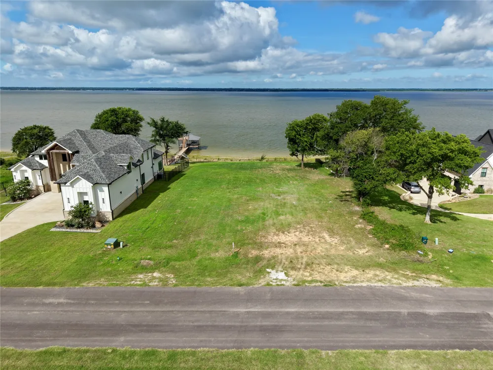 Shoreline Drive Mabank, TX 75143