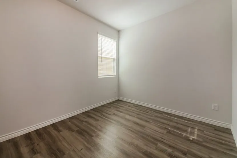 1305 Mallard Cove Ennis, TX 75119