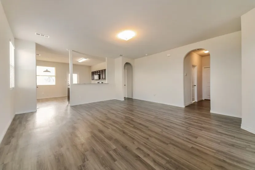 1305 Mallard Cove Ennis, TX 75119