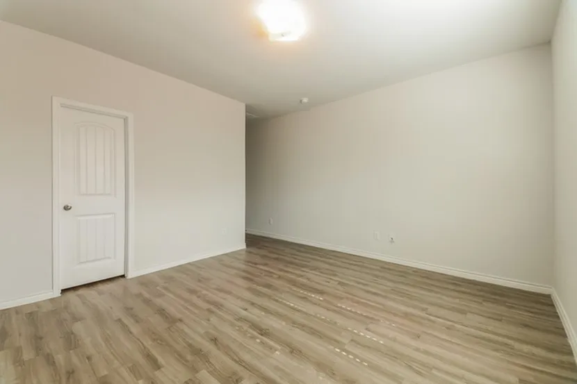 1305 Mallard Cove Ennis, TX 75119