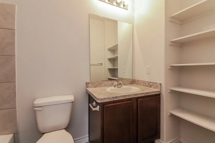 1305 Mallard Cove Ennis, TX 75119