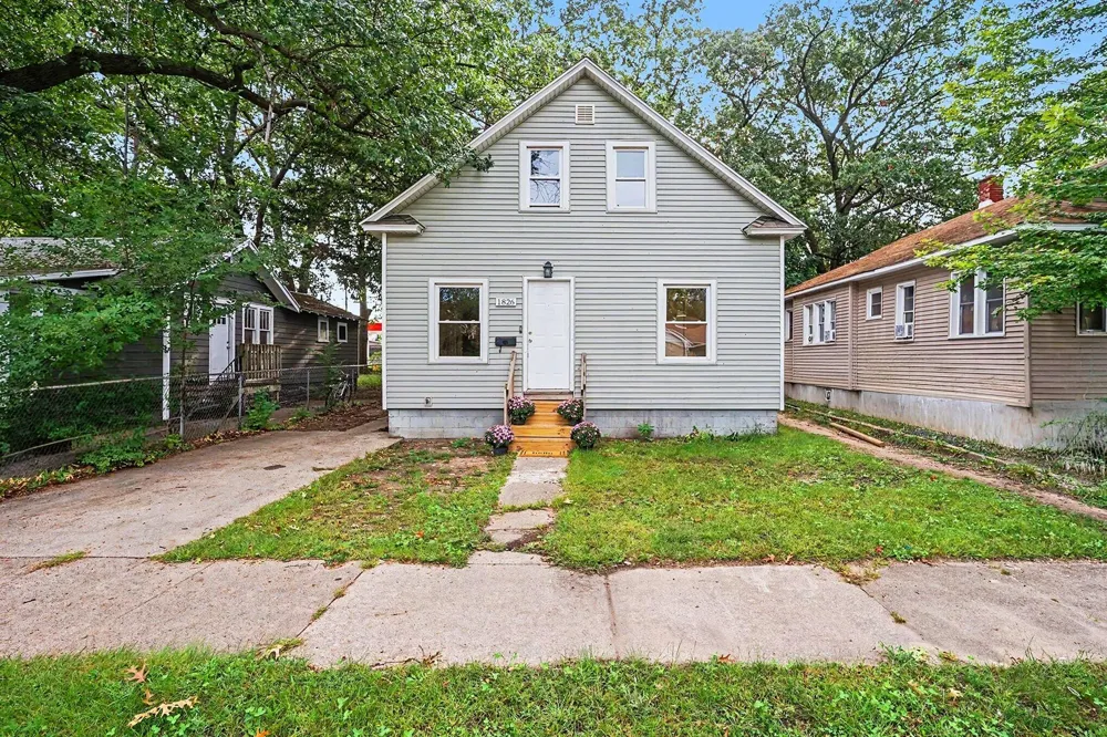 1826 Mc Ilwraith Street Muskegon, MI 49442