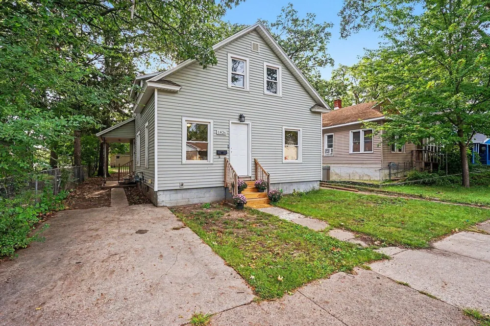 1826 Mc Ilwraith Street Muskegon, MI 49442
